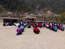contains students on row